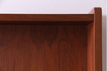 ヴィンテージ家具　北欧ビンテージ　デンマーク　作業台付き　お気に入りを並べて使えるカップボード(ブックシェルフ、陳列棚、オープンラック)