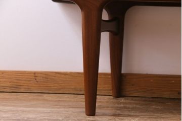 ヴィンテージ家具　北欧ビンテージ　デンマーク　作業台付き　収納力抜群でシンプルな幅広サイドボード(リビングボード、戸棚)