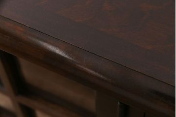 中古　北海道民芸家具　脚付き 落ち着きある色合いのサイドボード(収納棚、戸棚)(定価38万円)(3)