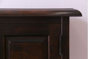 中古　北海道民芸家具　脚付き 落ち着きある色合いのサイドボード(収納棚、戸棚)(定価38万円)(3)