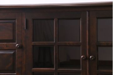 中古　北海道民芸家具　脚付き 落ち着きある色合いのサイドボード(収納棚、戸棚)(定価38万円)(3)
