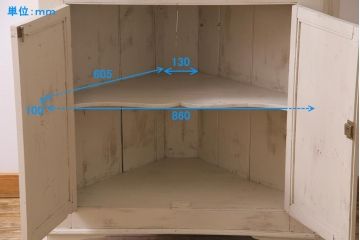 アンティーク家具　フランスアンティーク　カントリー調のペイントカラーがおしゃれなコーナーキャビネット(飾り棚、収納棚、戸棚)