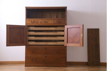 アンティーク家具　上手物　銅金具　三方ケヤキ無垢材　玉杢が美しい上手物の重ね箪笥(衣装箪笥、引き出し)