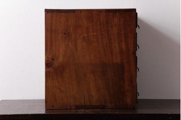 レトロ家具　和製アンティーク　ネームプレート付き　古い木が味わい深いレトロな小引き出し(小物収納)