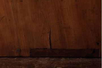 レトロ家具　和製アンティーク　ネームプレート付き　古い木が味わい深いレトロな小引き出し(小物収納)