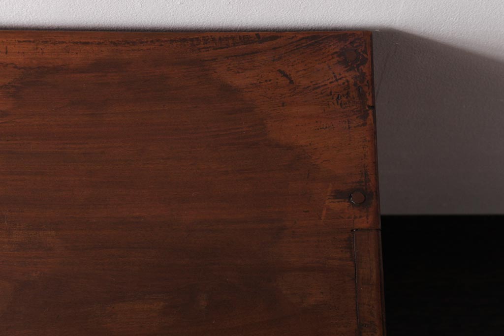 レトロ家具　和製アンティーク　ネームプレート付き　古い木が味わい深いレトロな小引き出し(小物収納)