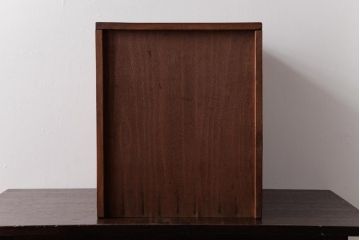 レトロ家具　和製アンティーク　ネームプレート付き　古い木が味わい深いレトロな小引き出し(小物収納)