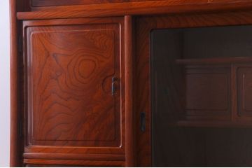 中古美品　民芸家具　9尺サイズ　隠し付き　上質な存在感を放つ重ね茶箪笥(茶棚、飾り棚)