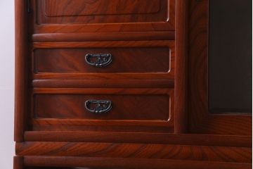 中古美品　民芸家具　9尺サイズ　隠し付き　上質な存在感を放つ重ね茶箪笥(茶棚、飾り棚)