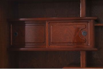 中古美品　民芸家具　9尺サイズ　隠し付き　上質な存在感を放つ重ね茶箪笥(茶棚、飾り棚)