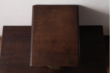 アンティーク雑貨　昭和中期　ナラ材　レトロな佇まいが味のある小引き出し(小物収納)