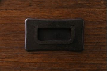 アンティーク家具　昭和初期　桐材　天板ヒノキ材　モダンなデザインが目を引く箪笥ローボード(ローチェスト、衣装箪笥、桐箪笥、桐たんす)