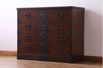 中古　岩谷堂箪笥　天板リメイク　唐獅子の金具が魅力の衣装箪笥(チェスト、整理ダンス)