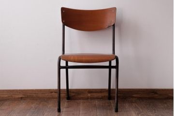 ヴィンテージ家具　ヨーロッパビンテージ　レトロな佇まいのスクールチェア(キッズチェア、鉄脚チェア、椅子)(2)
