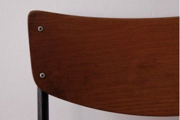 ヴィンテージ家具　ヨーロッパビンテージ　使い込まれた風合いが魅力のスクールチェア(キッズチェア、鉄脚チェア、椅子)(1)