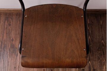ヴィンテージ家具　ヨーロッパビンテージ　使い込まれた風合いが魅力のスクールチェア(キッズチェア、鉄脚チェア、椅子)(1)