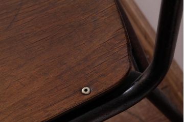 ヴィンテージ家具　ヨーロッパビンテージ　使い込まれた風合いが魅力のスクールチェア(キッズチェア、鉄脚チェア、椅子)(1)