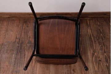 ヴィンテージ家具　ヨーロッパビンテージ　使い込まれた風合いが魅力のスクールチェア(キッズチェア、鉄脚チェア、椅子)(1)