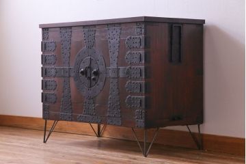 アンティーク家具　和製アンティーク　明治期　ヒノキ材　存在感抜群の観音開き箪笥ローボード(ローチェスト、衣装箪笥)