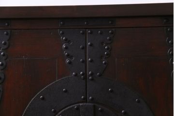 アンティーク家具　和製アンティーク　明治期　ヒノキ材　存在感抜群の観音開き箪笥ローボード(ローチェスト、衣装箪笥)