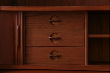 ヴィンテージ家具　北欧ビンテージ　デンマーク　作業台付き　お気に入りを並べて使えるカップボード(ブックシェルフ、陳列棚、オープンラック)(1)