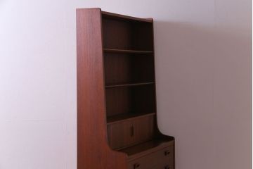 ヴィンテージ家具　北欧ビンテージ　デンマーク　作業台付き　お気に入りを並べて使えるカップボード(ブックシェルフ、陳列棚、オープンラック)(1)