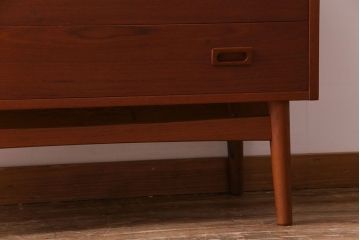 ヴィンテージ家具　北欧ビンテージ　デンマーク　作業台付き　お気に入りを並べて使えるカップボード(ブックシェルフ、陳列棚、オープンラック)(1)