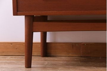 ヴィンテージ家具　北欧ビンテージ　デンマーク　作業台付き　お気に入りを並べて使えるカップボード(ブックシェルフ、陳列棚、オープンラック)(1)