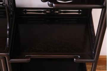 アンティーク家具　和製アンティーク　上手物!　深みのある漆塗りが美しい唐木指物の飾り棚(茶棚、戸棚)