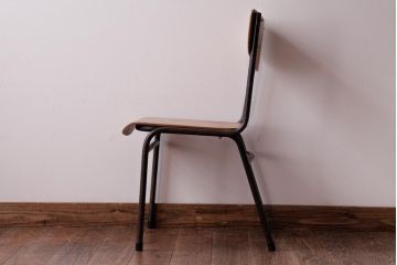 ヴィンテージ家具　ヨーロッパビンテージ　使い込まれた風合いが魅力のスクールチェア(キッズチェア、鉄脚チェア、椅子)(2)