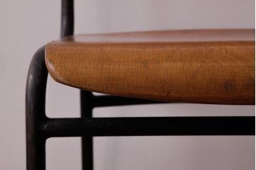 ヴィンテージ家具　ヨーロッパビンテージ　使い込まれた風合いが魅力のスクールチェア(キッズチェア、鉄脚チェア、椅子)(2)