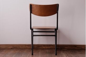 ヴィンテージ家具　ヨーロッパビンテージ　使い込まれた風合いが魅力のスクールチェア(キッズチェア、鉄脚チェア、椅子)(2)