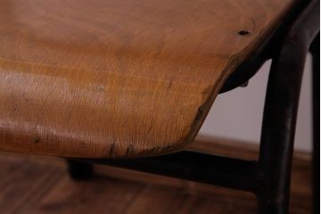 ヴィンテージ家具　ヨーロッパビンテージ　使い込まれた風合いが魅力のスクールチェア(キッズチェア、鉄脚チェア、椅子)(2)