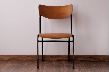 ヴィンテージ家具　ヨーロッパビンテージ　使い込まれた風合いが魅力のスクールチェア(キッズチェア、鉄脚チェア、椅子)(3)