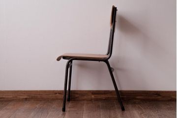 ヴィンテージ家具　ヨーロッパビンテージ　使い込まれた風合いが魅力のスクールチェア(キッズチェア、鉄脚チェア、椅子)(3)