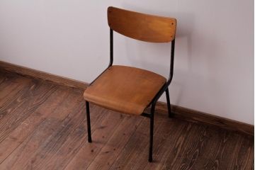 ヴィンテージ家具　ヨーロッパビンテージ　使い込まれた風合いが魅力のスクールチェア(キッズチェア、鉄脚チェア、椅子)(3)