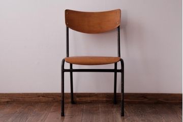 ヴィンテージ家具　ヨーロッパビンテージ　使い込まれた風合いが魅力のスクールチェア(キッズチェア、鉄脚チェア、椅子)