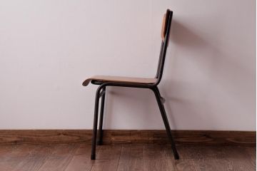 ヴィンテージ家具　ヨーロッパビンテージ　使い込まれた風合いが魅力のスクールチェア(キッズチェア、鉄脚チェア、椅子)