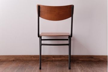 ヴィンテージ家具　ヨーロッパビンテージ　使い込まれた風合いが魅力のスクールチェア(キッズチェア、鉄脚チェア、椅子)
