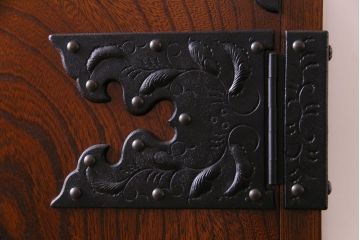 リメイク家具　岩谷堂箪笥・栗駒型衣装箪笥　杢目を引き立てる拭き漆塗りの箪笥ローボード(和箪笥、リビングボード)