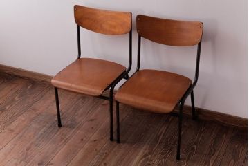 ヴィンテージ家具　ヨーロッパビンテージ　レトロな佇まいのスクールチェア(キッズチェア、鉄脚チェア、椅子)2脚セット