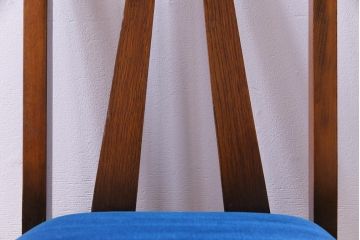 アンティーク家具　イギリスアンティーク　オーク材　背もたれのレリーフがおしゃれなチェア(ダイニングチェア、椅子)