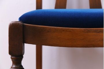 アンティーク家具　イギリスアンティーク　オーク材　背もたれのレリーフがおしゃれなチェア(ダイニングチェア、椅子)