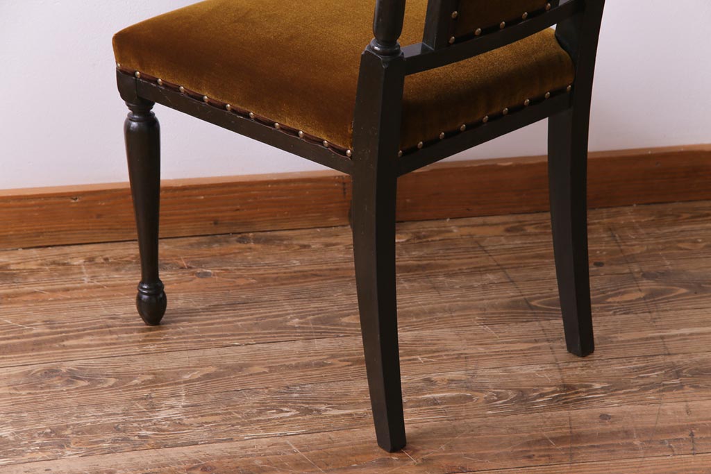 アンティーク家具　大正ロマン　ナラ材　エレガントな佇まいのアンティークチェア(ダイニングチェア、椅子)