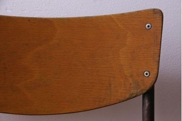 ヴィンテージ家具　ヨーロッパビンテージ　レトロな佇まいのスクールチェア(キッズチェア、鉄脚チェア、椅子)2脚セット(1)