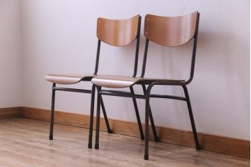 ヴィンテージ家具　ヨーロッパビンテージ　レトロな佇まいのスクールチェア(キッズチェア、鉄脚チェア、椅子)2脚セット(2)