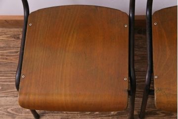 ヴィンテージ家具　ヨーロッパビンテージ　レトロな佇まいのスクールチェア(キッズチェア、鉄脚チェア、椅子)2脚セット(2)