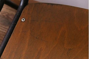 ヴィンテージ家具　ヨーロッパビンテージ　レトロな佇まいのスクールチェア(キッズチェア、鉄脚チェア、椅子)2脚セット(2)