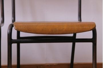 ヴィンテージ家具　ヨーロッパビンテージ　レトロな佇まいのスクールチェア(キッズチェア、鉄脚チェア、椅子)2脚セット(2)