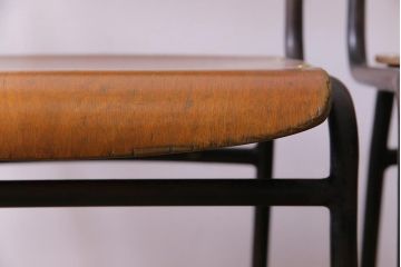 ヴィンテージ家具　ヨーロッパビンテージ　レトロな佇まいのスクールチェア(キッズチェア、鉄脚チェア、椅子)2脚セット(2)